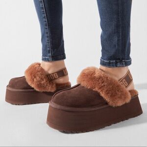 UGG Women’s Funkette Slippers Burnt Cedar